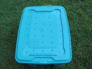 worm bin lid with air holes